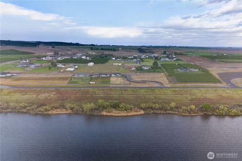 57 Columbia Bluff Lane Pasco WA 99301
