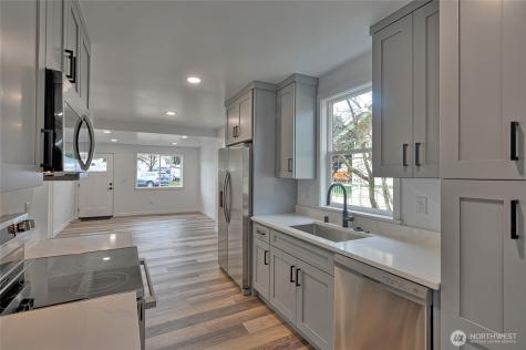 2405 Rockefeller Avenue Everett WA 98201