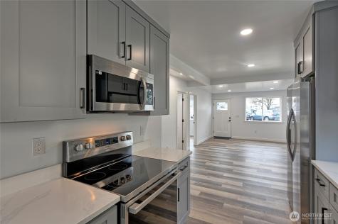 2405 Rockefeller Avenue Everett WA 98201