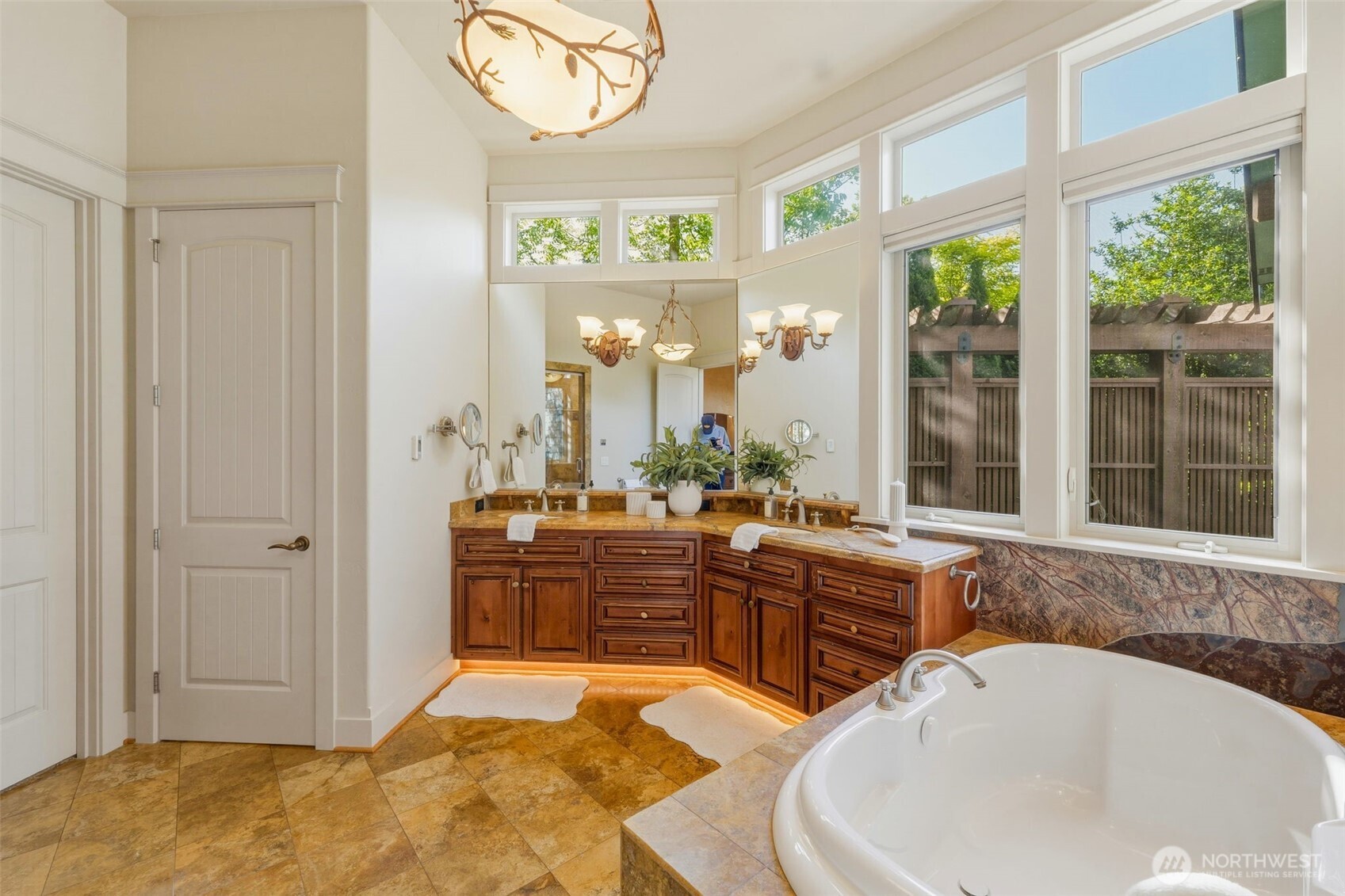 8014 Warren Drive NW Gig Harbor WA 98335