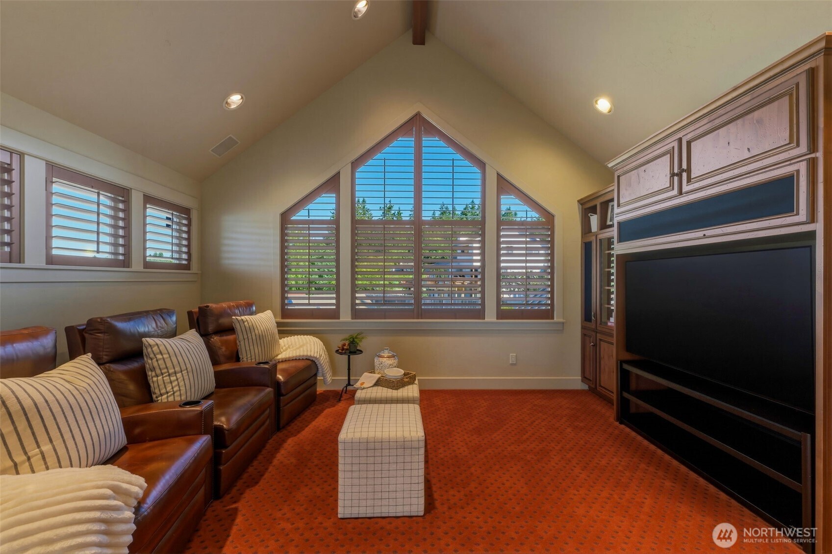 8014 Warren Drive NW Gig Harbor WA 98335