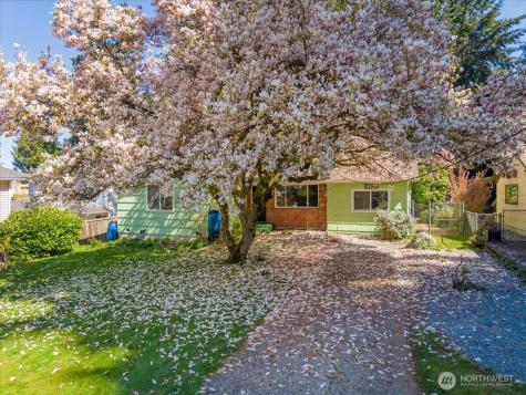 14828 Ashworth Avenue N Shoreline WA 98133