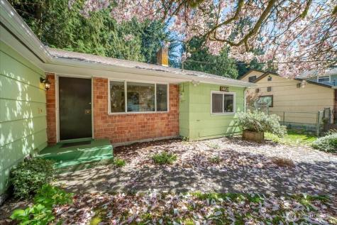14828 Ashworth Avenue N Shoreline WA 98133