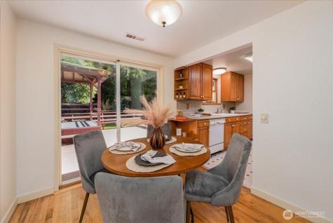 14828 Ashworth Avenue N Shoreline WA 98133