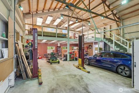19816 233rd Avenue NE Woodinville WA 98077