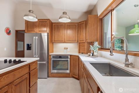 19816 233rd Avenue NE Woodinville WA 98077