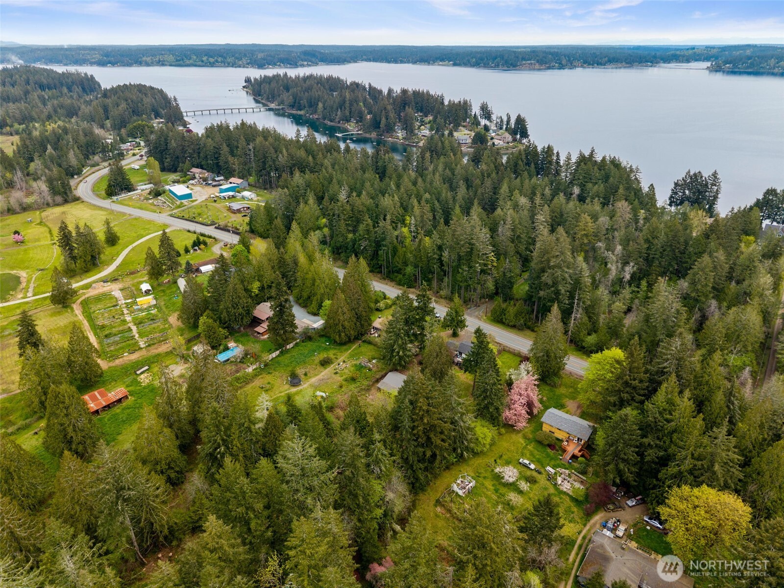 4631 E Grapeview Loop Road Allyn WA 98524