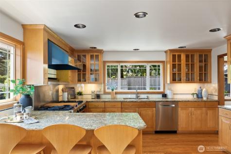 16526 37th Avenue NE Lake Forest Park WA 98155