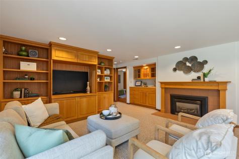 16526 37th Avenue NE Lake Forest Park WA 98155