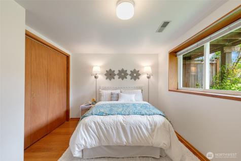 16526 37th Avenue NE Lake Forest Park WA 98155