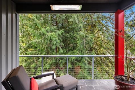 1534 Hillside Drive SE Issaquah WA 98027