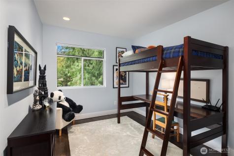 1534 Hillside Drive SE Issaquah WA 98027