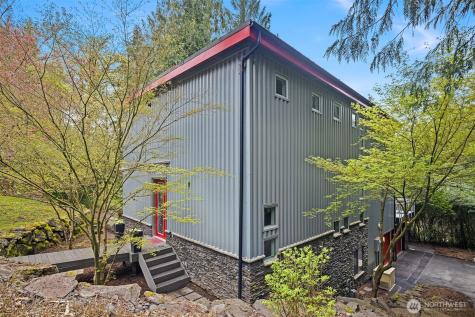 1534 Hillside Drive SE Issaquah WA 98027