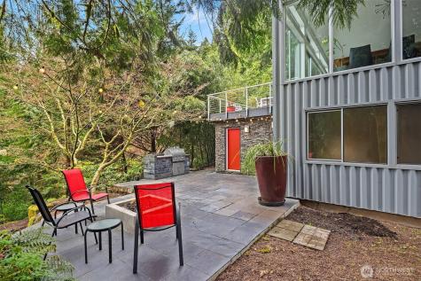 1534 Hillside Drive SE Issaquah WA 98027