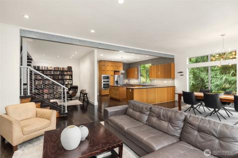 1534 Hillside Drive SE Issaquah WA 98027