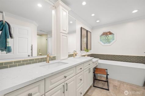 21520 SE 13th Place Sammamish WA 98075