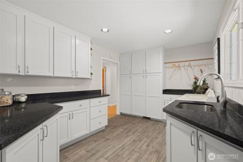 21520 SE 13th Place Sammamish WA 98075