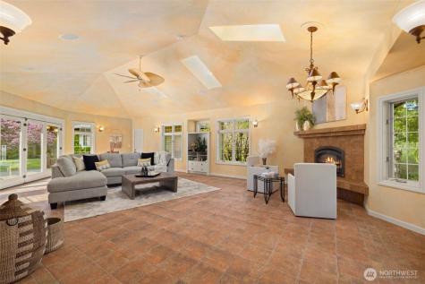 21520 SE 13th Place Sammamish WA 98075