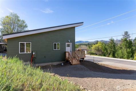 428 Castle Avenue Winthrop WA 98862