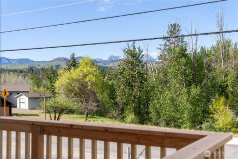 428 Castle Avenue Winthrop WA 98862