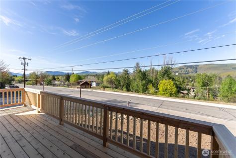 428 Castle Avenue Winthrop WA 98862
