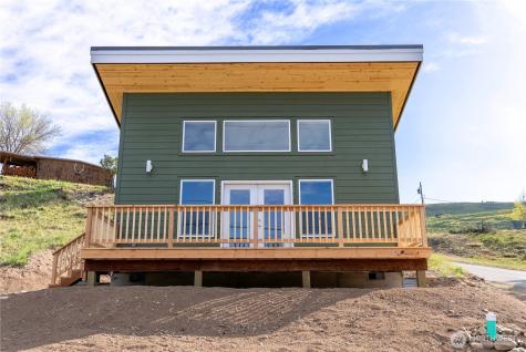 428 Castle Avenue Winthrop WA 98862