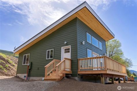 428 Castle Avenue Winthrop WA 98862