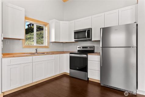 428 Castle Avenue Winthrop WA 98862