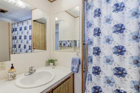 12220 S Lakeshore Road Chelan WA 98816