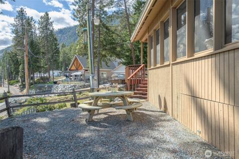 12220 S Lakeshore Road Chelan WA 98816