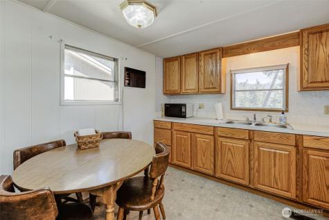 12220 S Lakeshore Road Chelan WA 98816