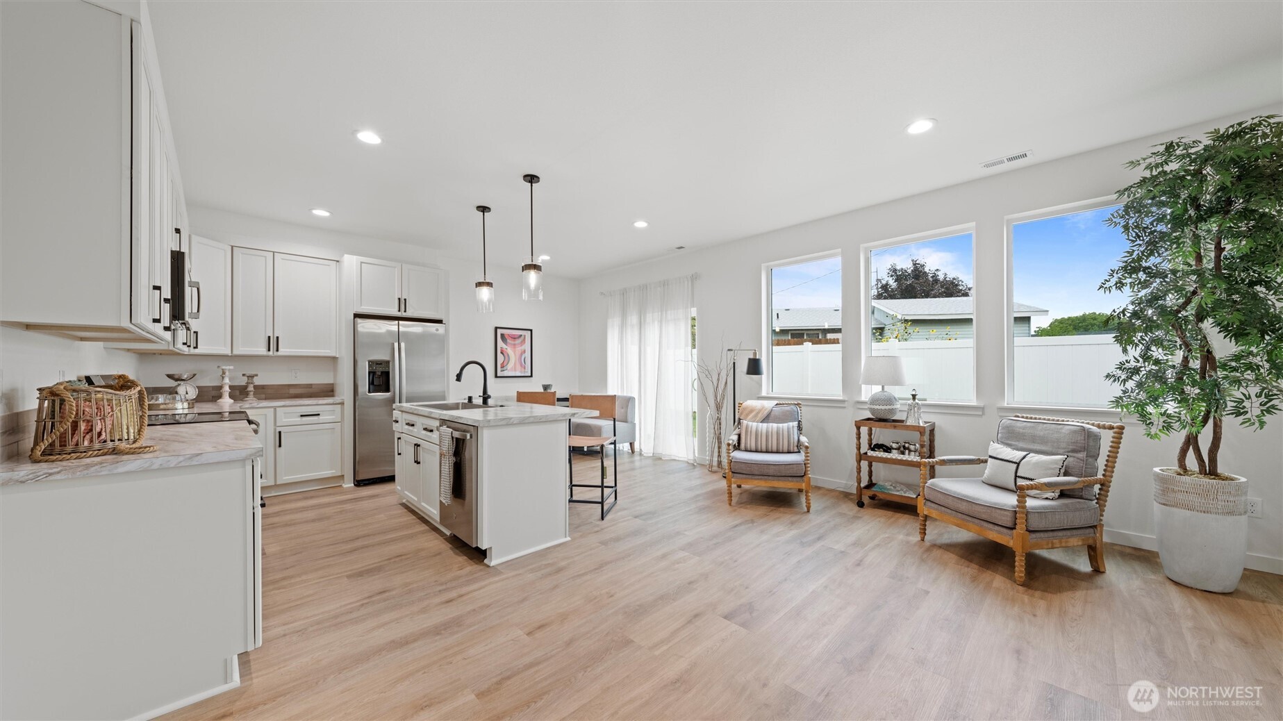 3541 W 6th Place Kennewick WA 99336