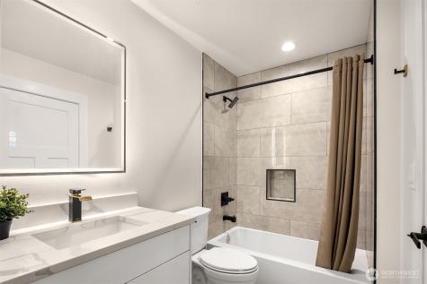 4326 NE 44th Street Seattle WA 98105