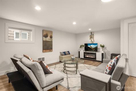 4326 NE 44th Street Seattle WA 98105