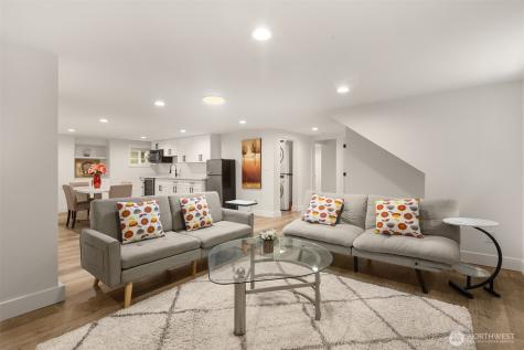 4326 NE 44th Street Seattle WA 98105