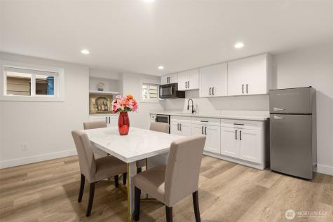 4326 NE 44th Street Seattle WA 98105