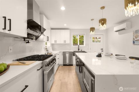 4326 NE 44th Street Seattle WA 98105