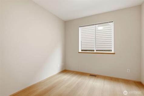 261 Bremerton Avenue NE Renton WA 98059