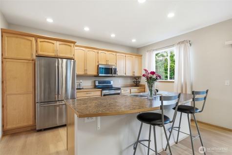261 Bremerton Avenue NE Renton WA 98059