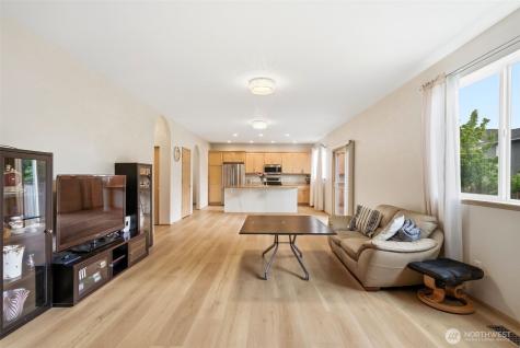 261 Bremerton Avenue NE Renton WA 98059