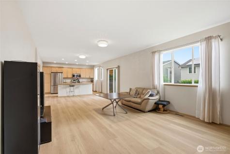 261 Bremerton Avenue NE Renton WA 98059