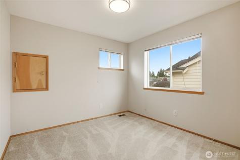 261 Bremerton Avenue NE Renton WA 98059