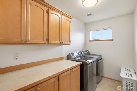 261 Bremerton Avenue NE Renton WA 98059