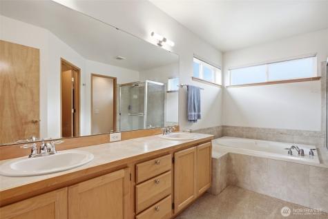 261 Bremerton Avenue NE Renton WA 98059
