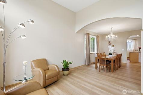 261 Bremerton Avenue NE Renton WA 98059