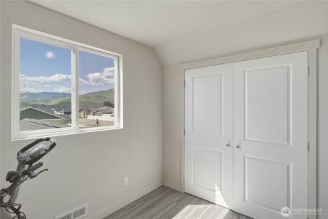 25 Sun Valley Drive Wenatchee WA 98801