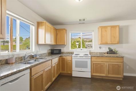 25 Sun Valley Drive Wenatchee WA 98801