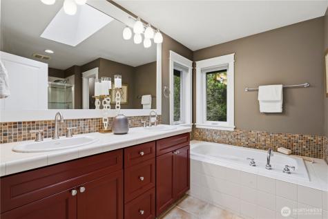 372 Wilderness Peak Drive NW Issaquah WA 98027