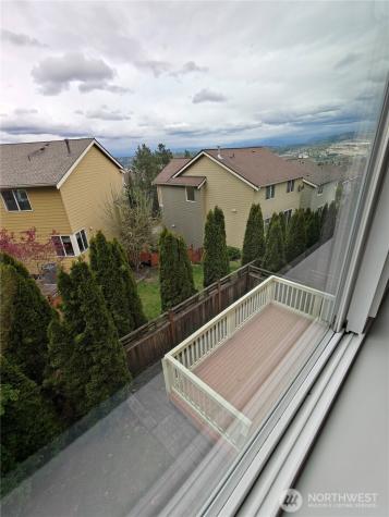 564 Mountain View Lane NW Issaquah WA 98027