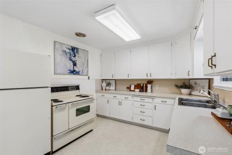 14205 11th Avenue SW Burien WA 98166